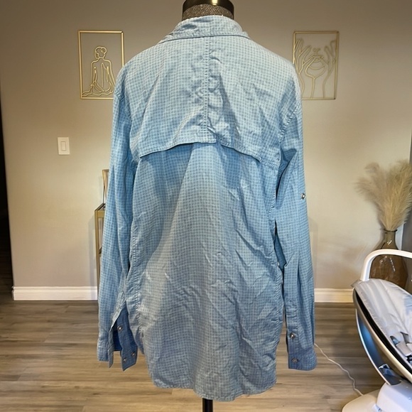 The North Face Mens Long Sleeve Button Down Shirt with Zipper Pocket Size Medium - Picture 8 of 8